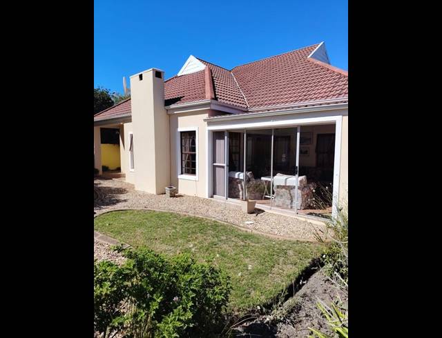 3 BEDROOM PROPERTY TO RENT IN SANDBAAI